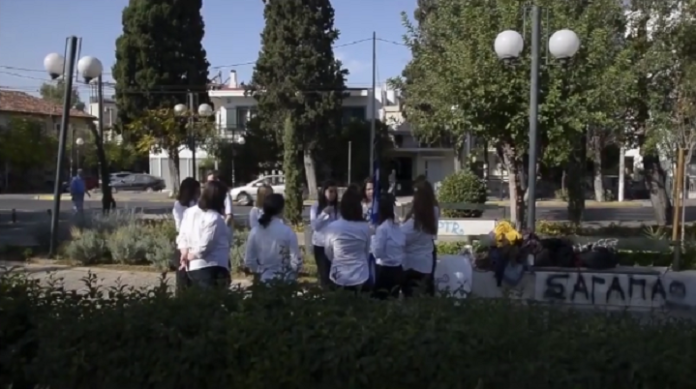 Νέο βίντεο από την παρέλαση «αλά Monty Python»