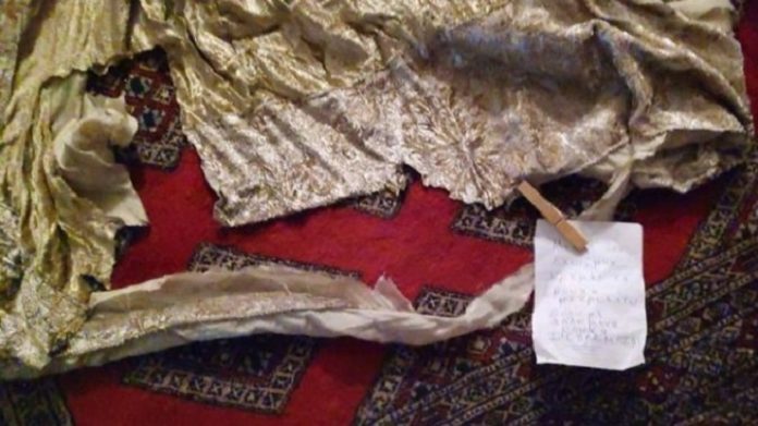 Της έσκισε τις κουρτίνες