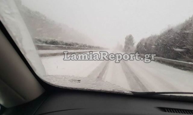 Χιόνια στην Εθνική Οδό Αθηνών – Λαμίας