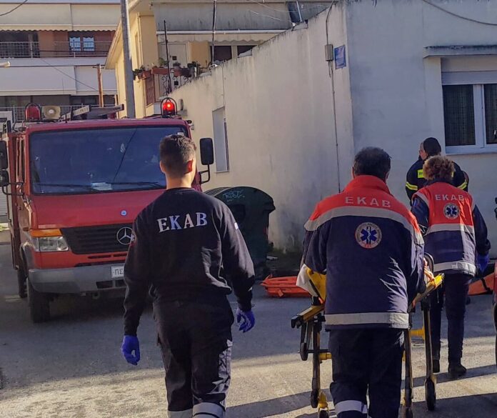 Γυναίκα «σφήνωσε» σε φρεάτιο στη Λάρισα
