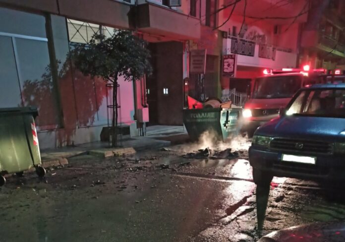 «Μπαράζ» πυρκαγιών σε κάδους τα ξημερώματα στη Λάρισα