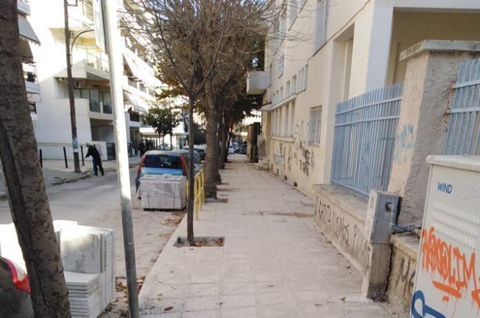 Λάρισα: Νέα πεζοδρόμια στο σχολικό συγκρότημα του Αγίου Αντωνίο