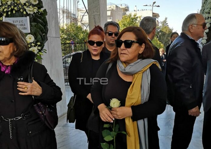 Θλίψη στο τελευταίο αντίο στην κορυφαία ποιήτρια Κική Δημουλά