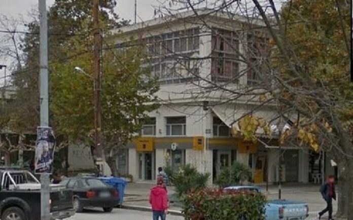 “Σήκωσαν” το ΑΤΜ της τράπεζας Πειραιώς στον Αμπελώνα