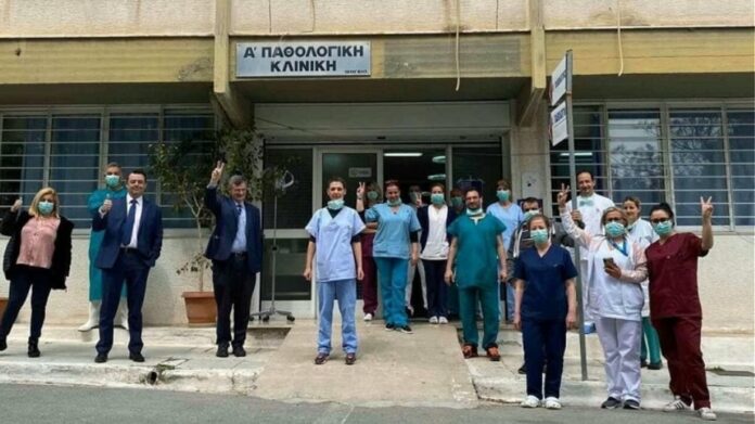 Σωτήρης Τσιόδρας: Η φωτογραφία από την επίσκεψή του στο Αγία Βαρβάρα