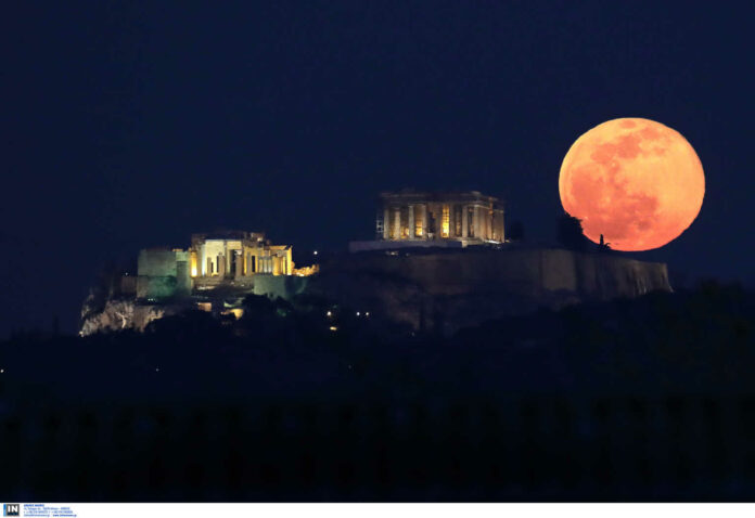Ροζ υπερπανσέληνος