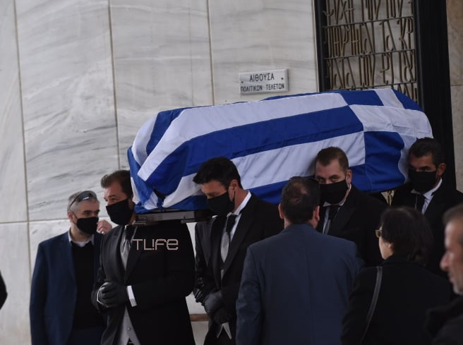 Μανώλης Γλέζος
