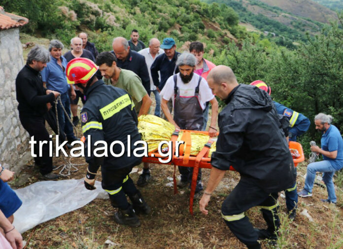 Τρίκαλα: Καρέ-καρέ η διάσωση άνδρα που έπεσε σε χαράδρα