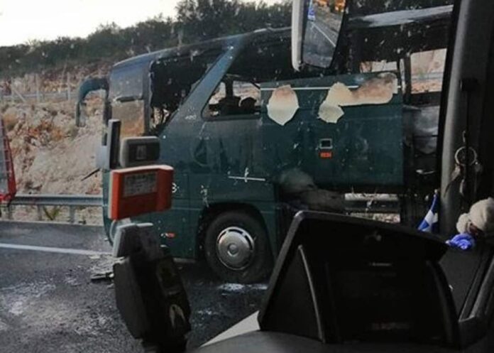 Λεωφορείο του ΚΤΕΛ κάηκε ολοσχερώς