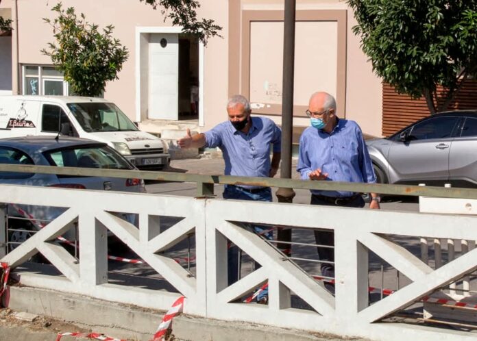 Αυτοψία του Δημάρχου Λαρισαίων στο σημείο του ατυχήματος (γέφυρα Αλκαζάρ)