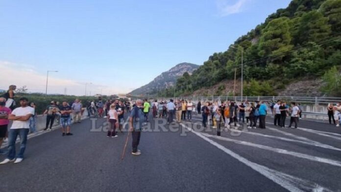 Κλείσιμο της εθνικής από κατοίκους των Καμένων Βούρλων