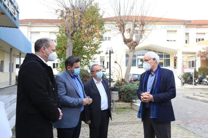 Επίσκεψη Καλογιάννη για στήριξη και ευχές στα δυο Νοσοκομεία της Λάρισας