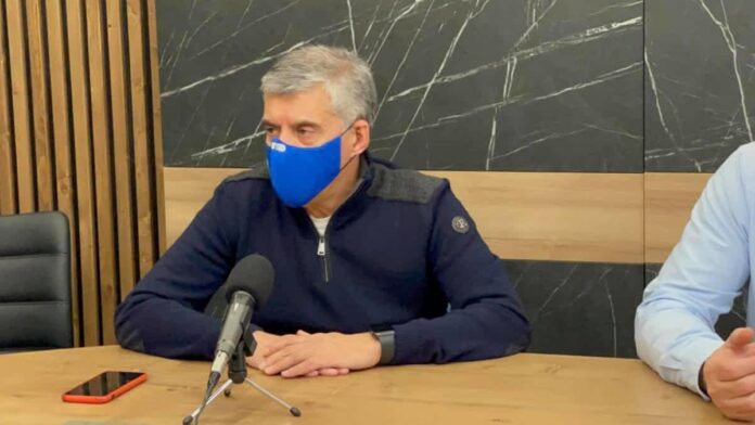 Κώστας Αγοραστός