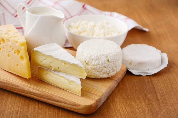 Plateau-with-cheese