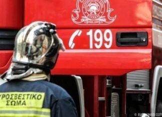 Φωτιά σε αυτοκίνητο στον Αλμυρό