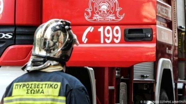Φωτιά σε αυτοκίνητο στον Αλμυρό