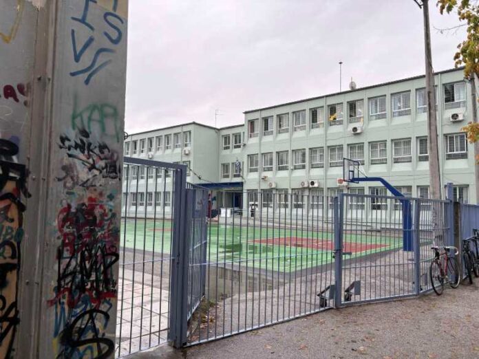 Συναγερμός για βόμβα σε σχολείο