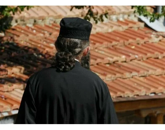 Σύλληψη ιερέα στη Λάρισα για «revenge porn» Σύλληψη ιερέα στη Λάρισα για «revenge porn»