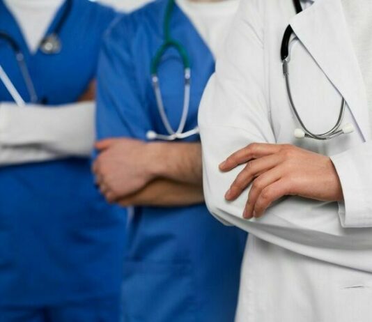 Φυλάκιση σε 3 γιατρούς για θάνατο στην Λάρισα Φυλάκιση σε 3 γιατρούς για θάνατο στην Λάρισα